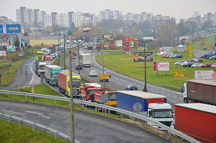 Sosnowiec: remont nawierzchni na DK94 oznacza korki [ZDJĘCIA]