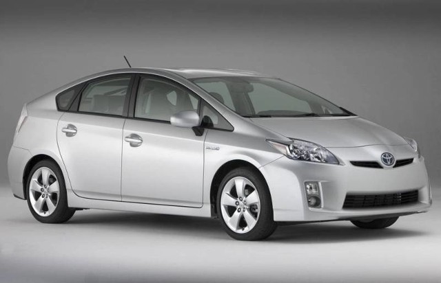 Toyota prius to najmniej awaryjne auto według niemieckiego TUV wśród samochodów 2/3 letnich.