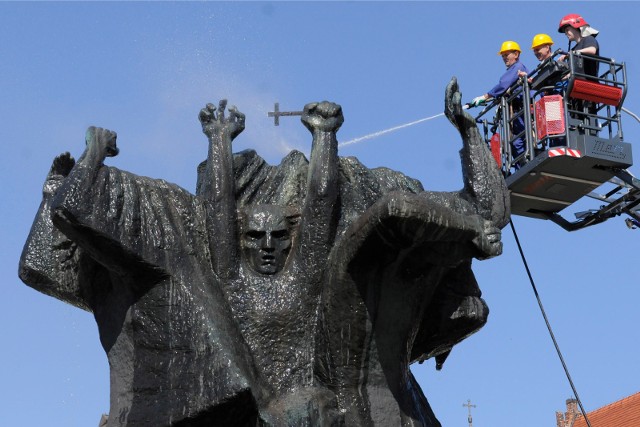 Pomnik Walki i Męczeństwa jest  co pewien czas myty. W 2014 roku zrobiła to spółdzielnia socjalna „Bydgoszczanka”