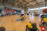 "Gortat Camp" w Zgierzu. Młodzi koszykarze na wózkach trenowali pod okiem Marcina Gortata i reprezentantów Polski. ZDJĘCIA