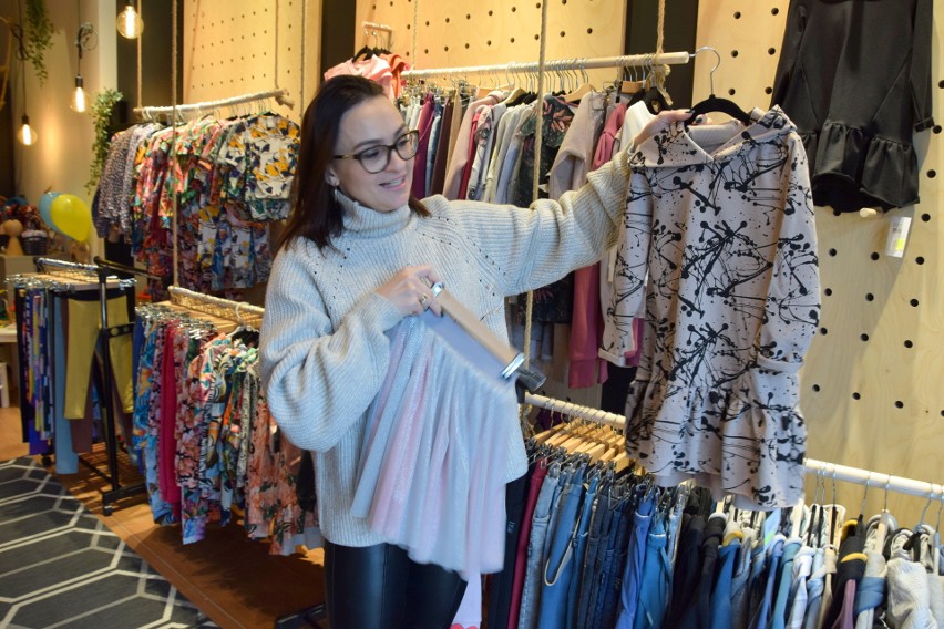Jakie ubranka dziecięce będą modne w tym roku? O trendach mówi właścicielka Butiku "Otulmnie" w Kielcach