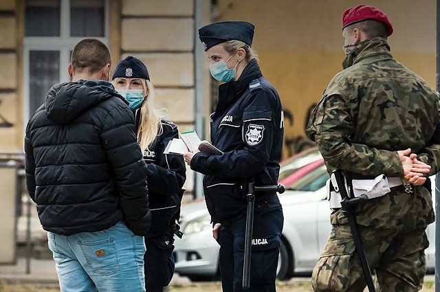 Rząd wprowadził 1 grudnia 2021 nowe obostrzenia pandemiczne.