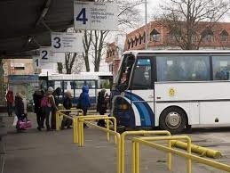 Czytelniczka skarży się na słupski PKS, twierdząc, że nie zadbał on o pasażerów po awarii autobusu. Przedstawiciele przewoźnika zapewniają, że zrobili wszystko, jak należy, i przepraszają za niedogodności.