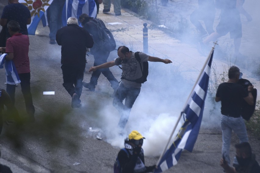 Zamieszki i wielotysięczne demonstracje w Grecji przeciwko umowie z Macedonią