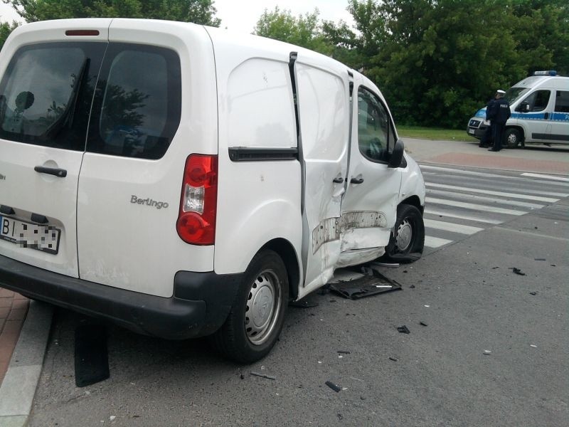 Według Internauty kobiecie nic się nie stało, ale kierowca...