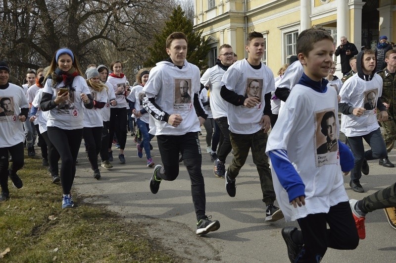 Bieg Tropem Wilczym w Chrobrzu to już tradycja, która z roku...