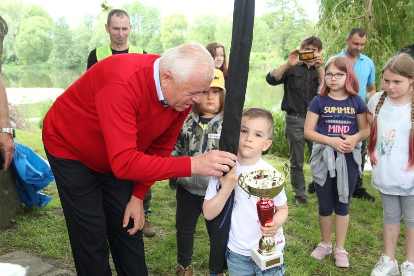 Najmłodsi brzezinianie chwycili za wędki, czyli wędkarskie zawody dla dzieci