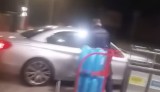Strzelanina na stacji benzynowej w Rymaniu. Kobieta w BMW wjechała do sklepu i uciekła policji (zdjęcia, wideo)