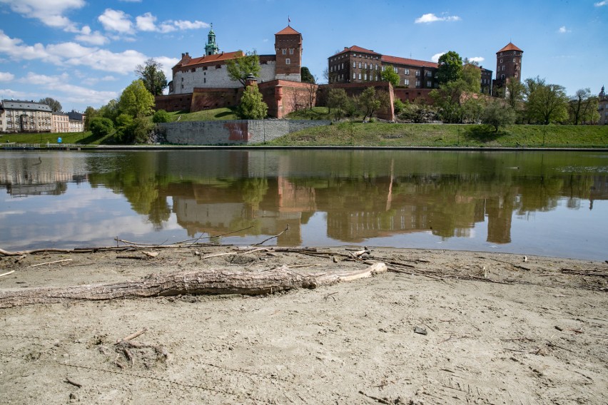 Małopolska. Latem czeka nas jedna z największych susz w historii? Pod Krakowem płoną lasy, na Podhalu wysychają jeziora [6.05.]