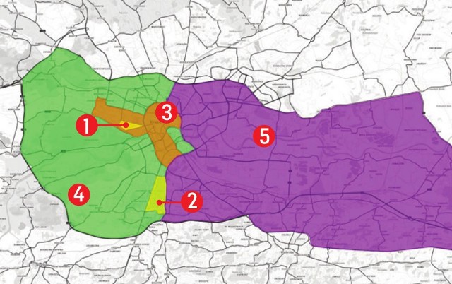 Opis i legenda do mapy1.  strefa Błonia (w granicach ulic:al. 3 Maja, Piastowska, Focha), 23 VII - 1 VIII2.  strefa Łagiewniki (Tischnera, Zakopiańska, Jugowicka, Podmokła, Herberta, Turowicza), 26 VII - 31 VIII3. Strefa I (Stare Miasto, Kazimierz, cześć Krowodrzy, Zwierzyńca, Bronowic, Podgórza), 26 VII - 1  VIII4. Strefa II (cześć Krowodrzy Bronowic, Podgórza, Podgórza Duchackiego, Dębniki, Łagiewniki-Borek Fałęcki), 26 - 31 VII5. Strefa III ( wschodnia część Krakowa, po Wieliczkę), 29 - 31 VII