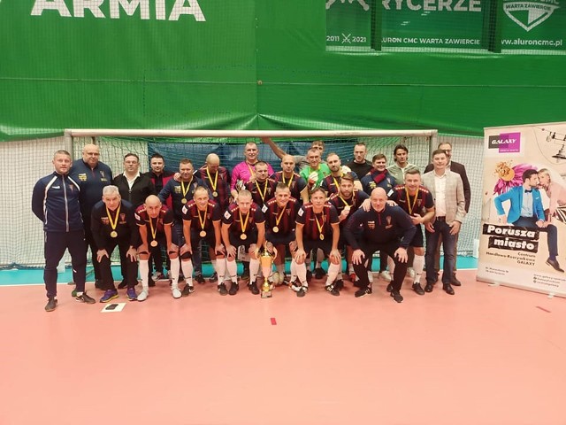 Portowcy Stars z medalami po finale.