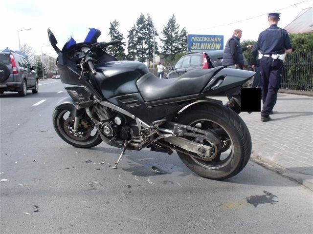Zderzenie motocykla z samochodem w Ostrołęce