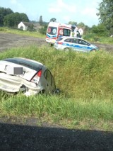 Wypadek w Niemysłowicach. Dwie osoby trafiły do szpitala. Droga jest już przejezdna