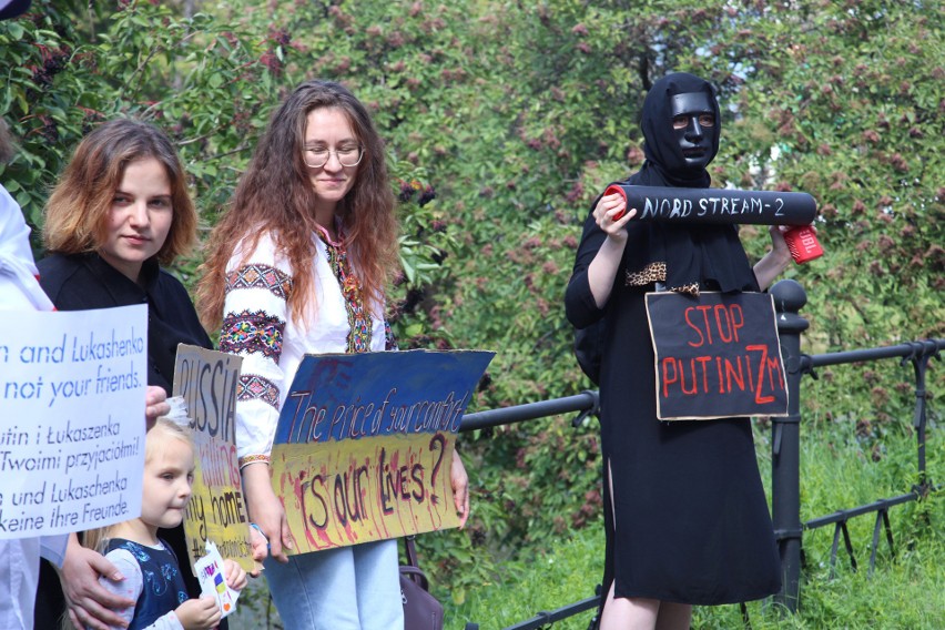 Rosjanie mieszkający we Wrocławiu protestowali pod...