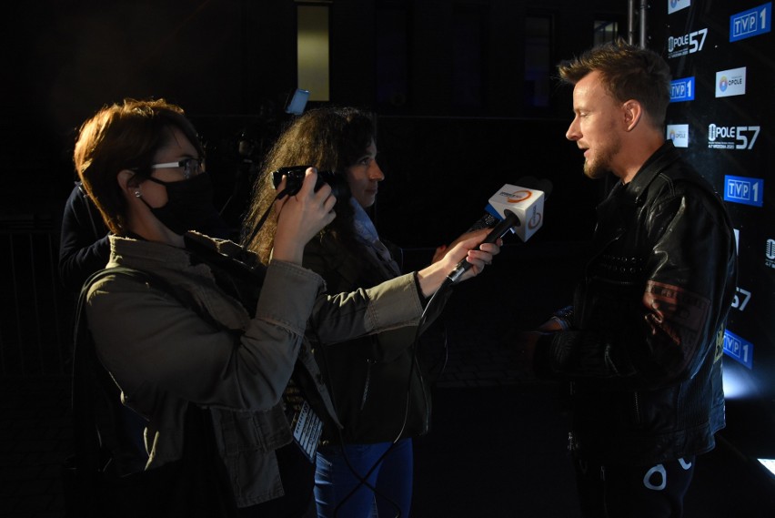 Na backstage'u festiwalu nie mogło zabraknąć ścianki, na...