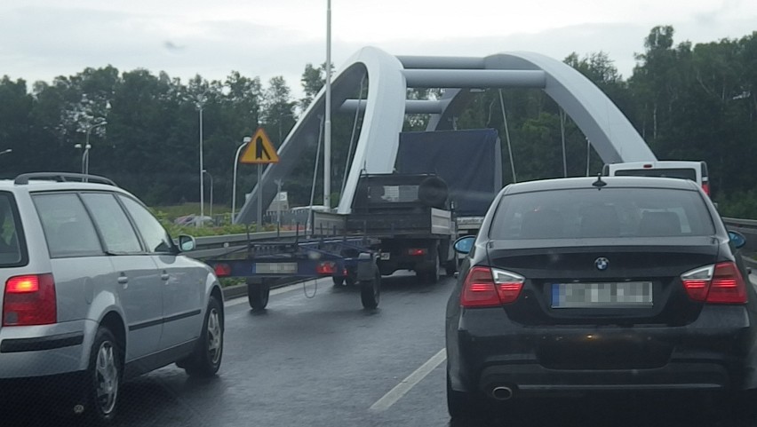 Katowice, węzeł murckowski: kraksa. Zrobił się korek [ZDJĘCIA, WIDEO]