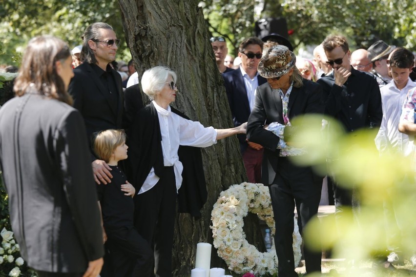 Pogrzeb Kory. Rodzina, przyjaciele i fani pożegnali artystkę