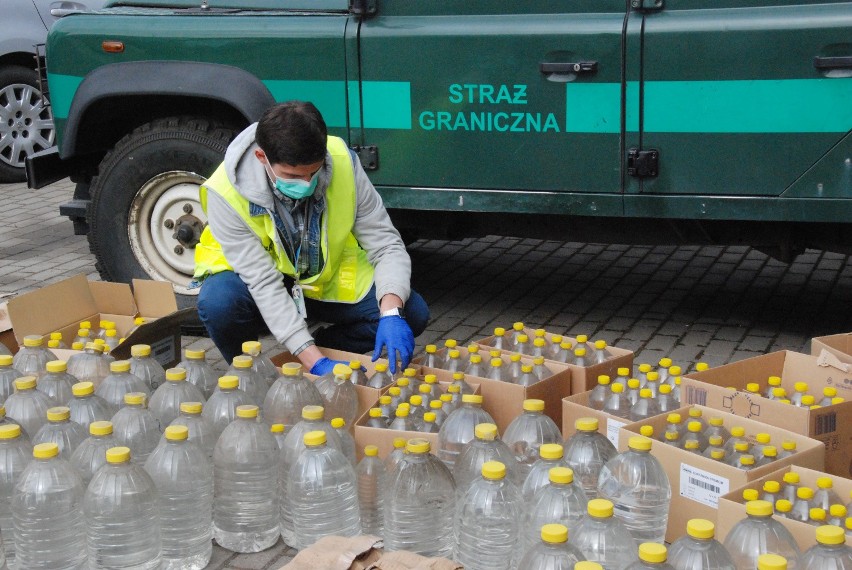 Koronawirus. Alkohol przechwycony przez pograniczników trafi do UCK w Gdańsku