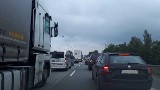 Olbrzymi korek na S86 w stronę Katowic. Lewy i środkowy pas zablokowane. Pół godziny stania! ZDJĘCIA