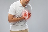 Po czym rozpoznać palpitacje serca? Co jest przyczyną kołatania serca? Zobacz, co zrobić w czasie napadu i jak uspokoić szybkie bicie serca