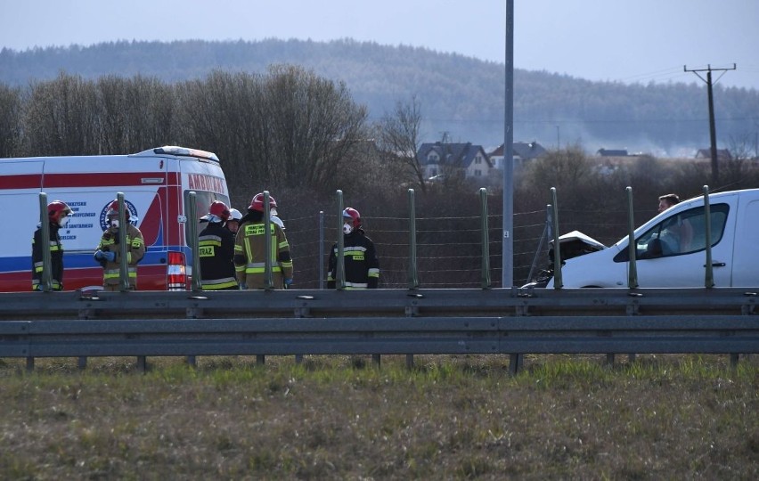 Uwaga kierowcy! Wypadek na trasie S7 w Chęcinach. Jedna osoba została ranna (ZDJĘCIA)