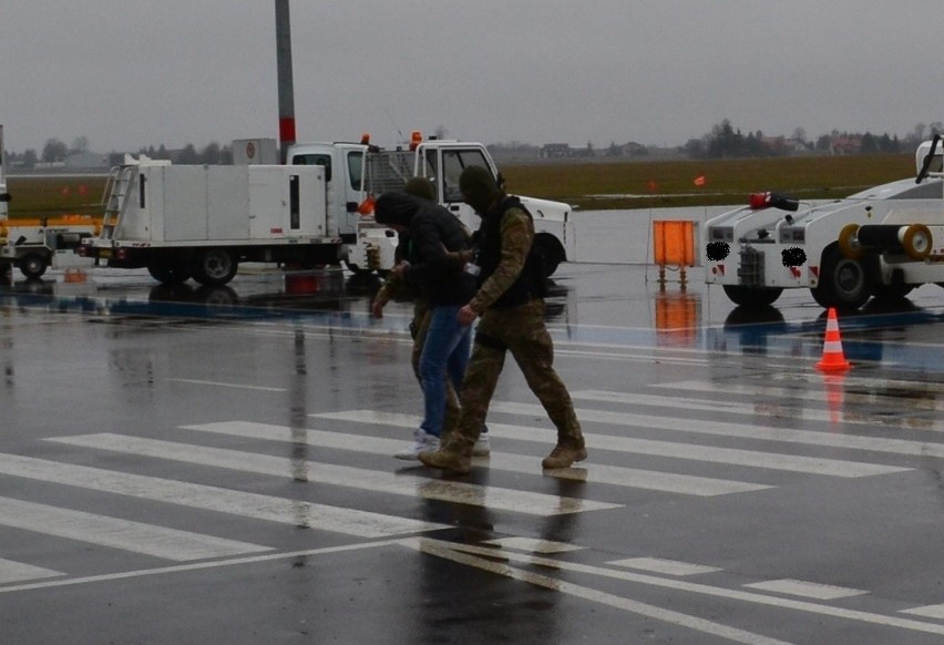 Lotnisko Lublin: Pijany pasażer dobierał się do stewardessy. Interweniowała Straż Graniczna