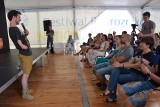 Zielona Góra. Znany podróżnik - Jasiek Mela, zachęca mieszkańców naszego województwa do podróżowania. Jak ich przekonuje? [WIDEO]