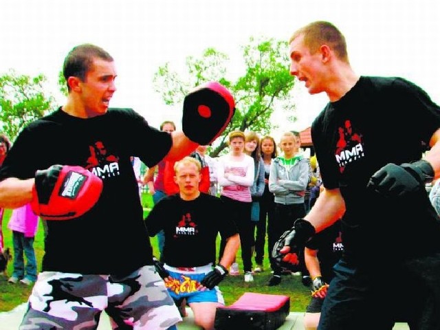 Podczas Gali Sportów Walki powalczą Tomasz Zawadzki (z lewej) oraz Rafał Rynkowski (z prawej), których mogliśmy obejrzeć m.in. podczas ubiegłorocznego pikniku pozarządowego.