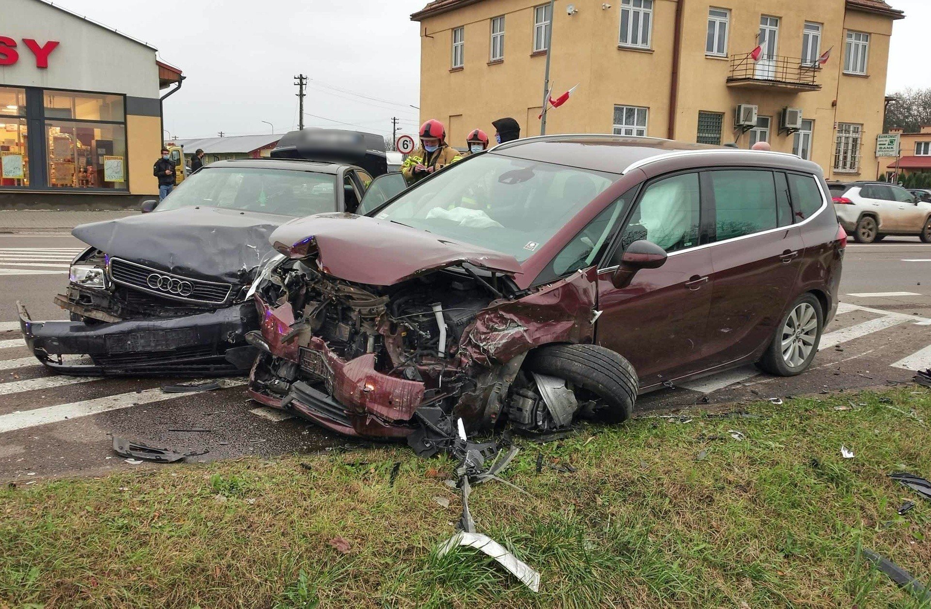 Wypadek w Orłach. Na drodze krajowej nr 77 zderzyły się