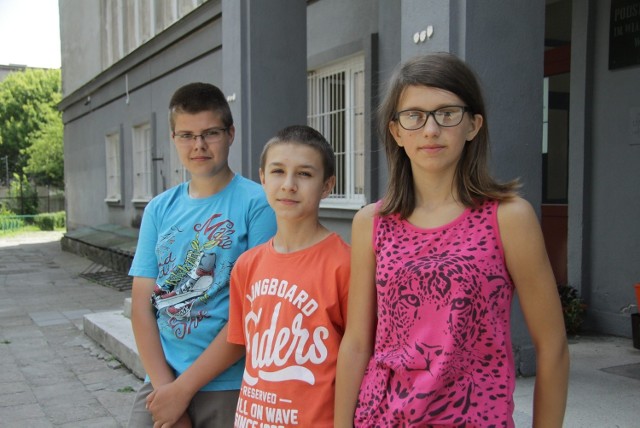 Gimnazja w Lublinie ogłosiły listy osób przyjętych/Na zdj. Kuba, Mateusz i Basia dostali się do Gimnazjum nr 9