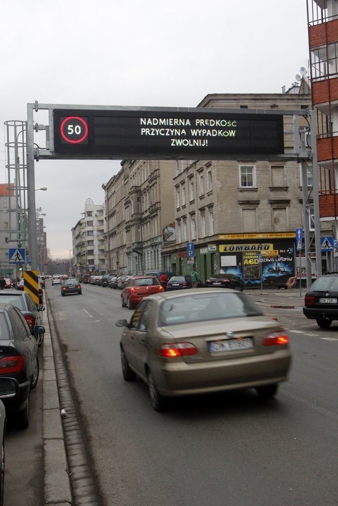 Wrocław: Awaria tablic informujących o korkach. Szukają przyczyny (ZDJĘCIA)