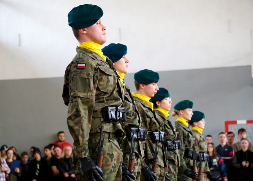 Dzień otwarty w XIV LO. Do wyboru jest klasa służby celno-skarbowej, służby granicznej i wojskowa [FOTO]