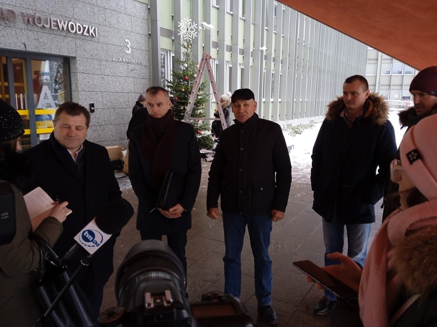 Świętokrzyscy rolnicy protestują. W piątek do wojewody trafiło pismo z ich postulatami, w poniedziałek wyjdą na drogę w Nagłowicach.