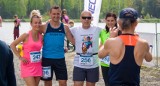 Sportowe Powitanie Wiosny w Gorzycach. Pobiegli i pomaszerowali w terenie, także z kijkami do nordic walking. Zobacz zdjęcia