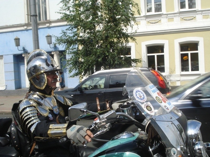 Motocykliści Putina za wysokim murem. Byłem gościem „Wilków” [ZDJĘCIA]