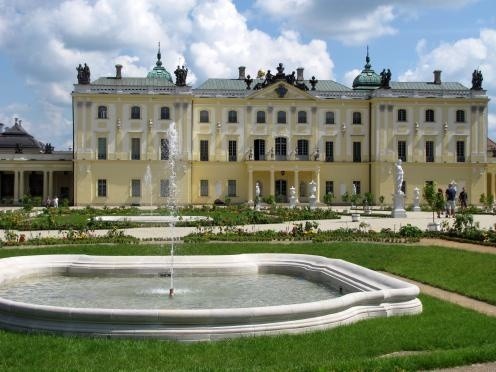 W ogrodzie Branickich będzie zorganizowany koncert muzyki barokowej.