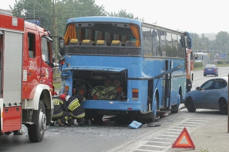 Wrocław: Zderzenie autobusów wiozących dzieci (ZDJĘCIA)