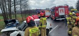 Śmiertelny wypadek pod Łaskiem. Zderzyły się dwa samochody osobowe, nie żyje starszy pan