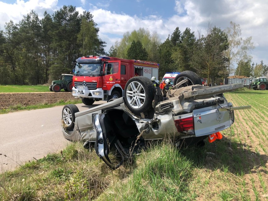 Groźnie wyglądający wypadek w miejscowości Jaskra (7.05.2022...