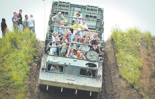 Zlot pojazdów militarnych w Darłowie.