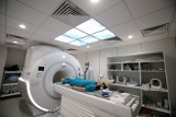 Szpital Powiatowy w Zawierciu wykonuje już badanie rezonansu magnetycznego. Podpisano umowę
