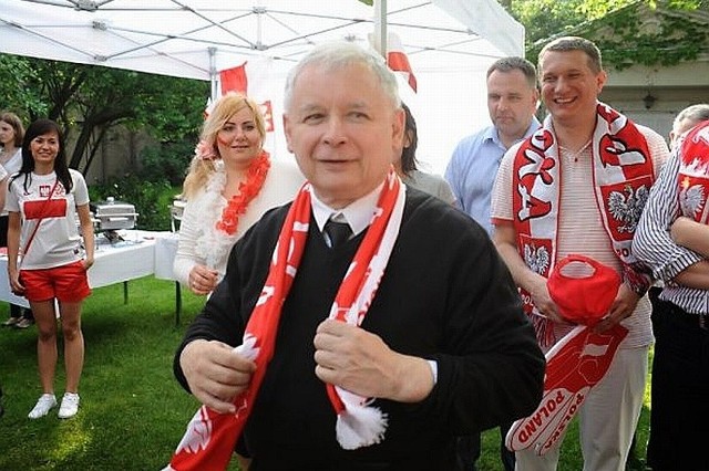 Jarosław Kaczyński oglądał mecz z gronie bliskich.