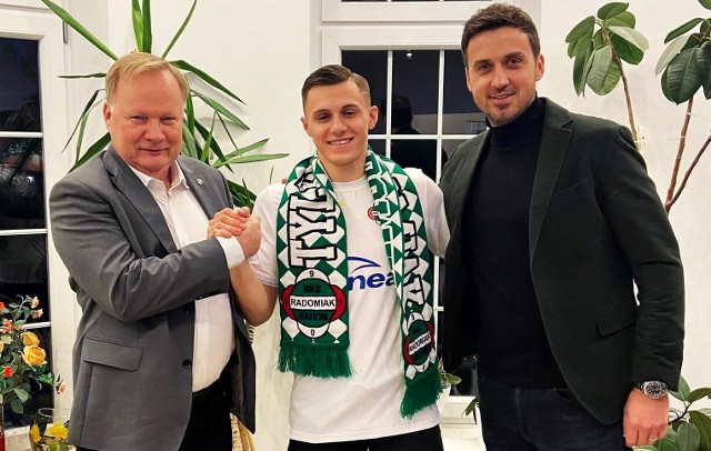 Daniel Pik od 1 lipca 2022 roku będzie piłkarzem Radomiaka. Podpisał kontrakt do 30 czerwca 2024 roku.