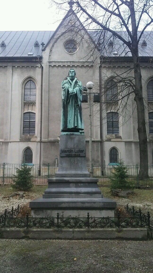 Jedyny pomnik Marcina Lutra w Polsce znajduje się w...