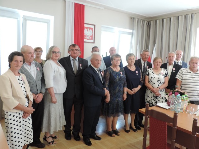 Pary świętujące 50 rocznicę ślubu z gminy spotkały się w Urzędzie Gminy w Stromcu podczas jubileuszowej uroczystości.