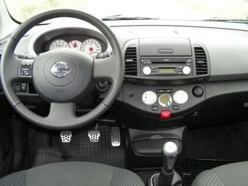 Fot. Nissan: Wnętrze zaprojektowano ergonomicznie, a obsługa...