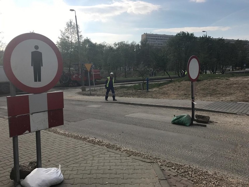Drogowcy zablokowali dojazdy do bloków w Jastrzębiu