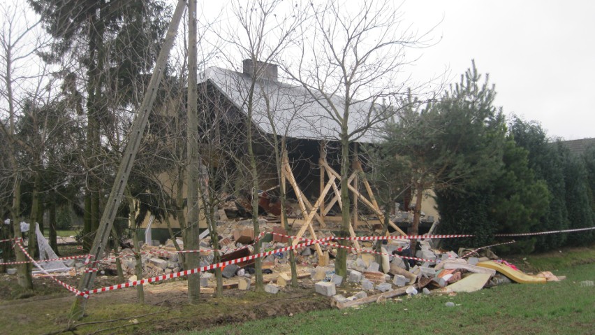 Poradów. Wybuch nieszczelnej butli gazowej zniszczył dom [ZDJĘCIA]