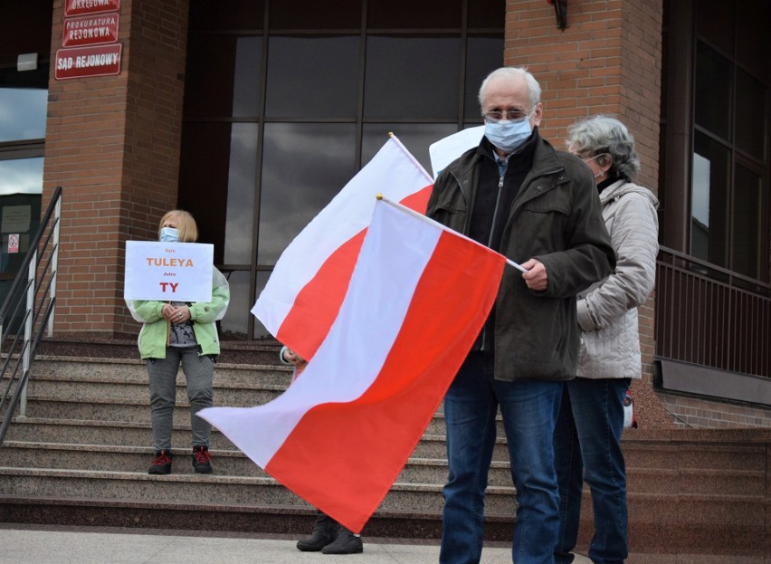 Protest w obronie sędziów w Tarnobrzegu (ZDJĘCIA)