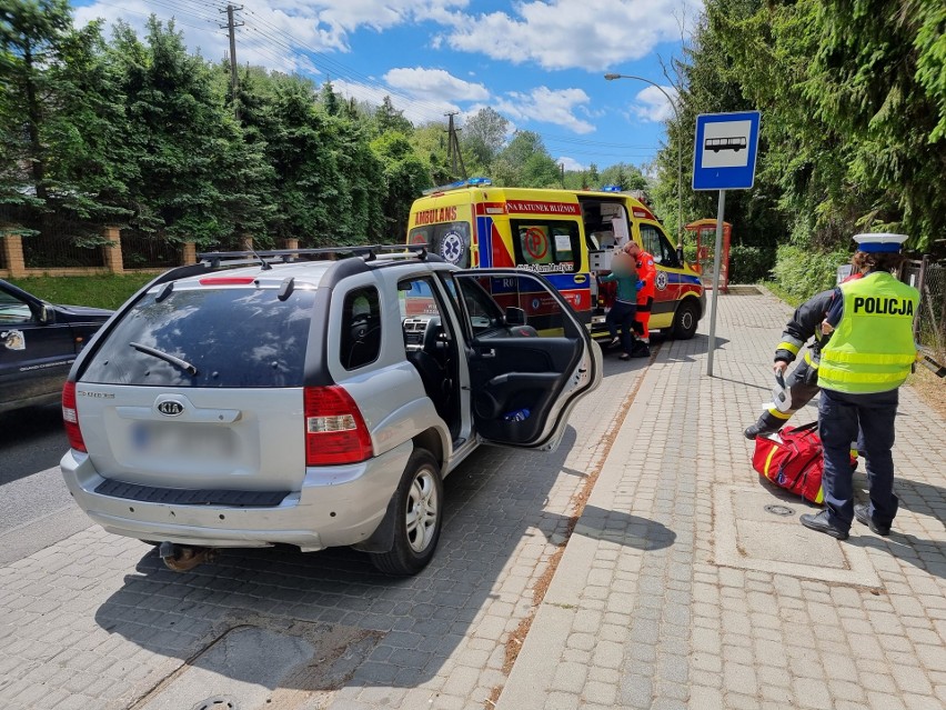 Zderzenie volvo z kią na ul. Sanockiej w Przemyślu. Do szpitala trafiła kobieta [ZDJĘCIA]